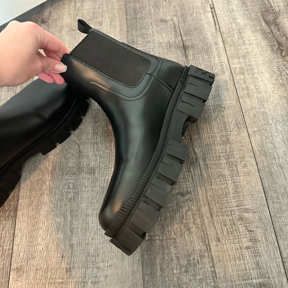 Fendi Black Leather Logo Platform Boots Size 38. - Picture 2 of 11